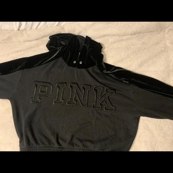 PINK velvet set 🖤 - Picture 2 of 4